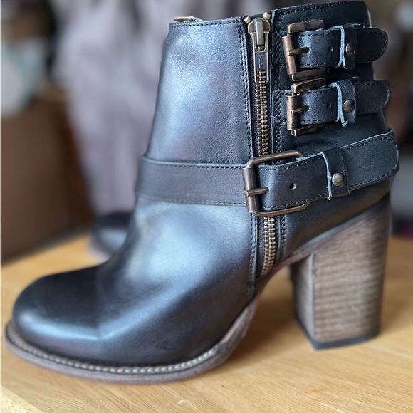 Freebird Bolo NIB Black Leather Ankle Boots - Picture 6 of 10